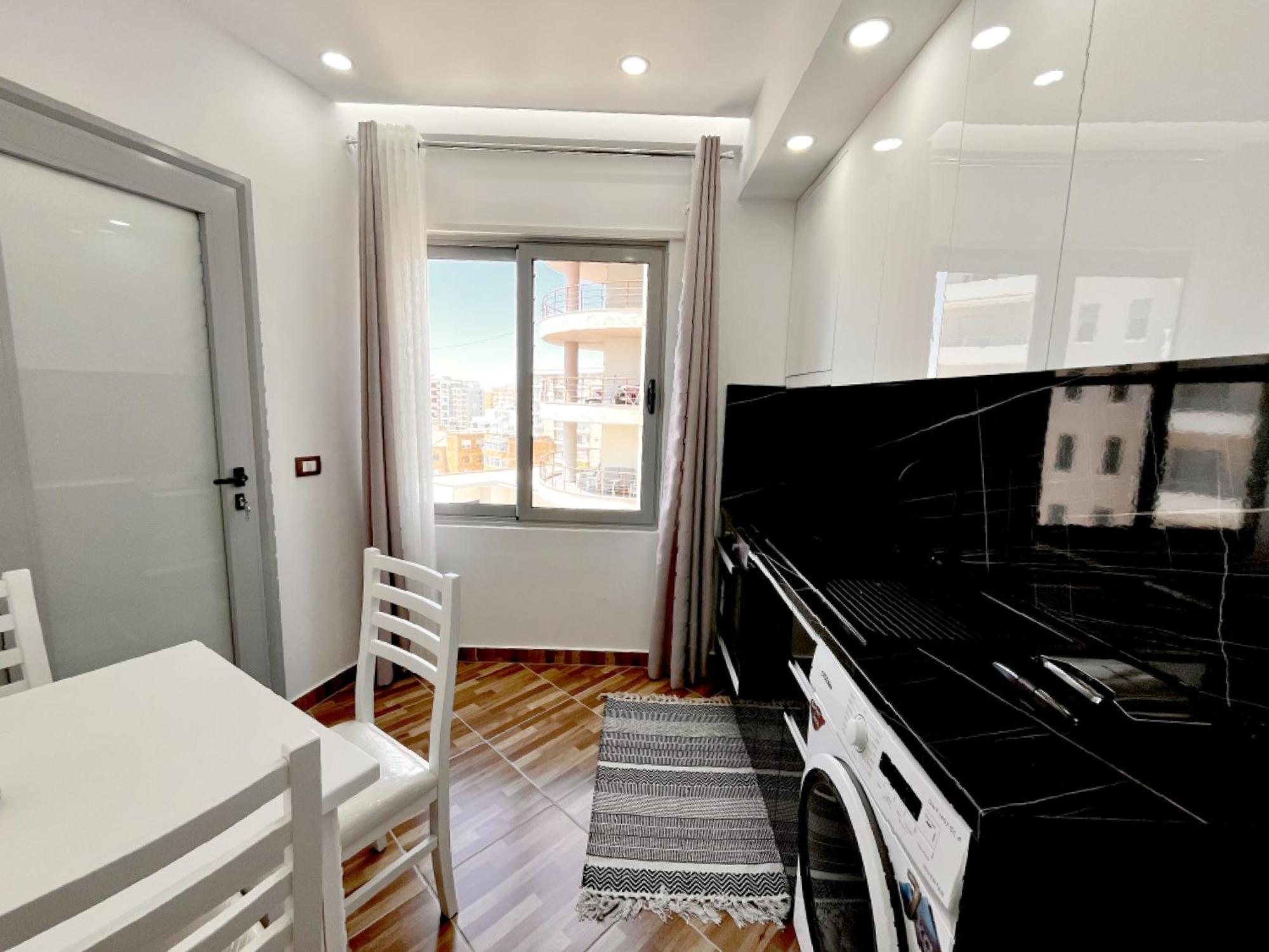 Kam Apartments In The City Center Vlorë Esterno foto