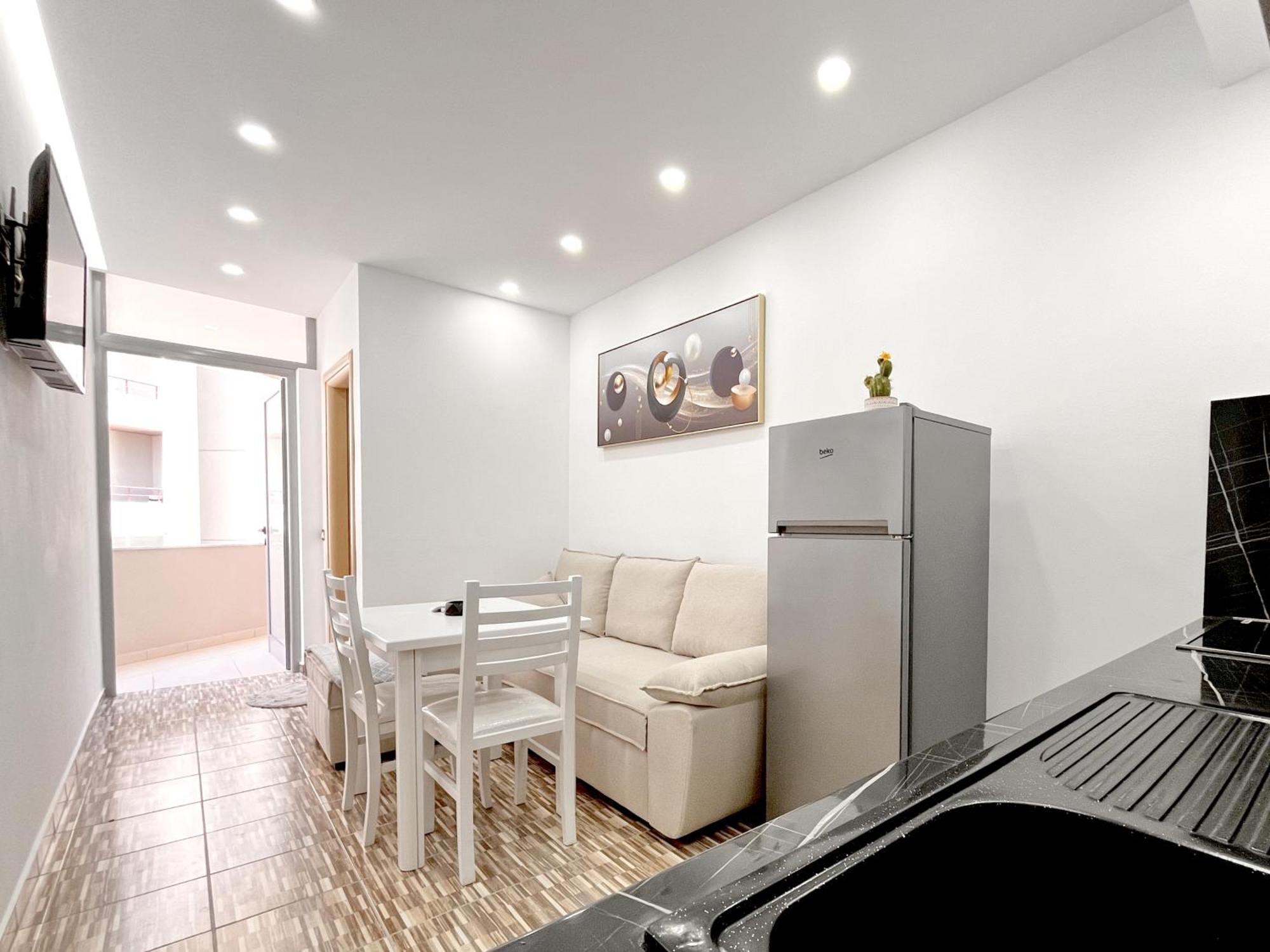 Kam Apartments In The City Center Vlorë Esterno foto