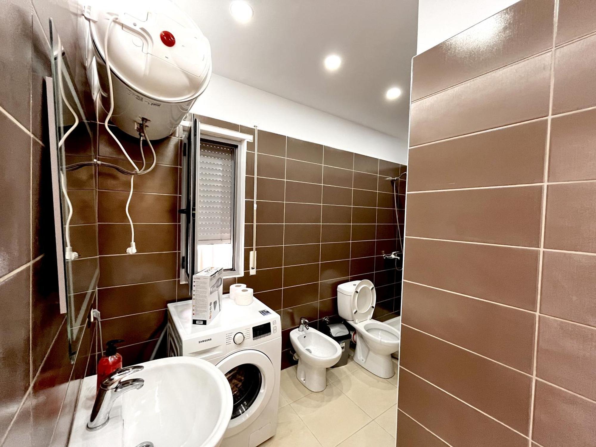 Kam Apartments In The City Center Vlorë Esterno foto