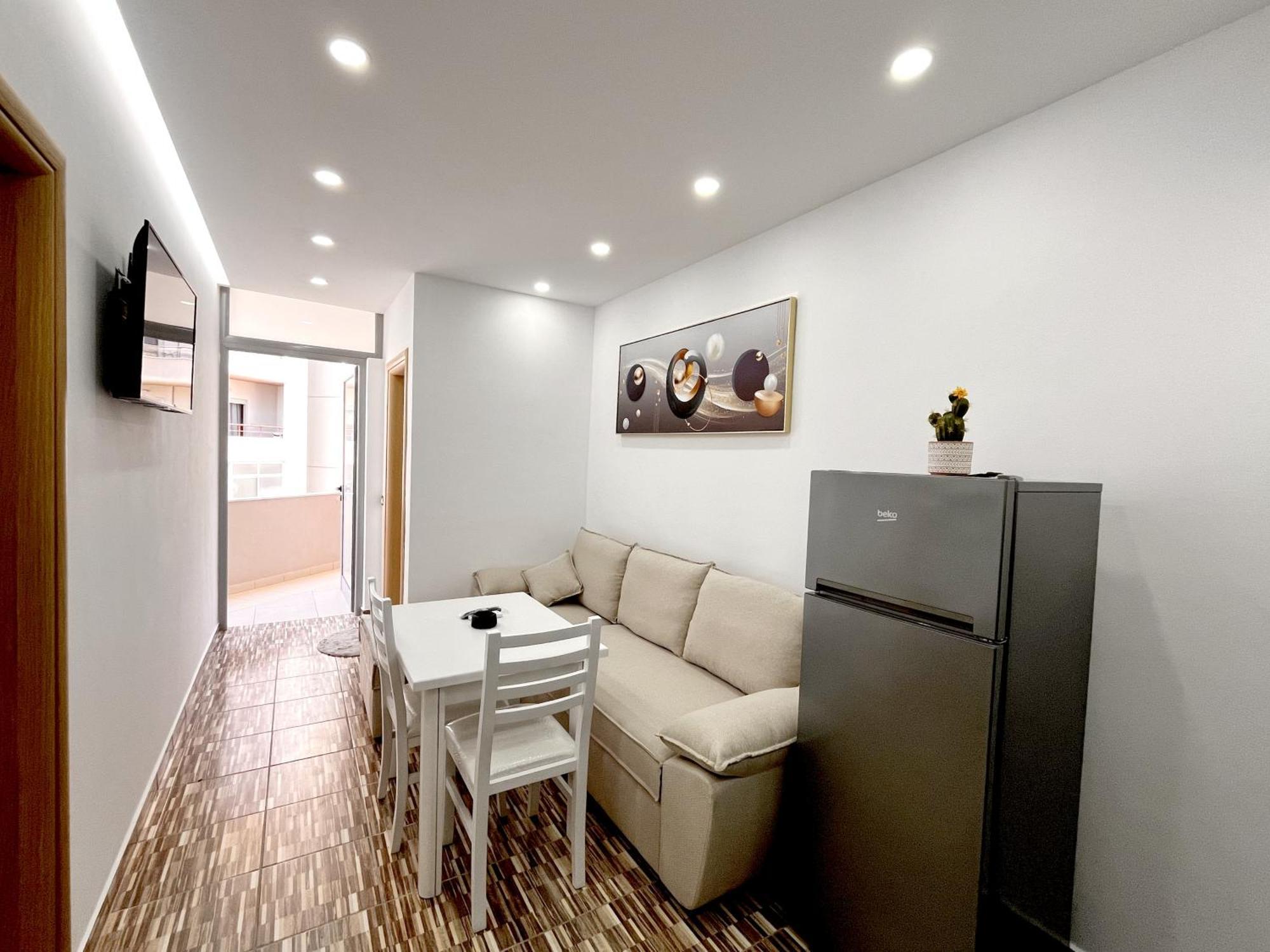 Kam Apartments In The City Center Vlorë Esterno foto
