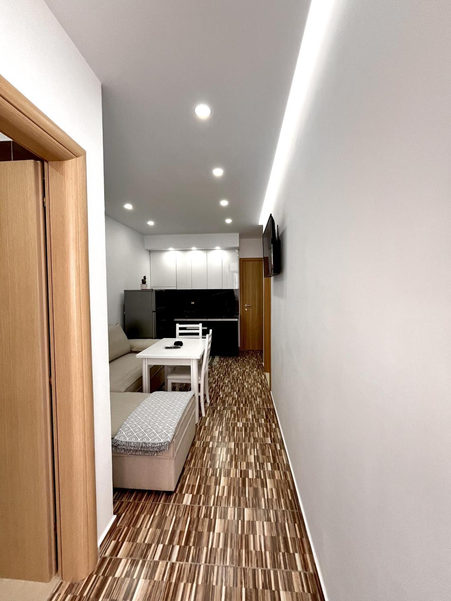 Kam Apartments In The City Center Vlorë Esterno foto